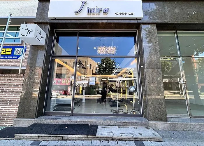 Jung Near Park And Market